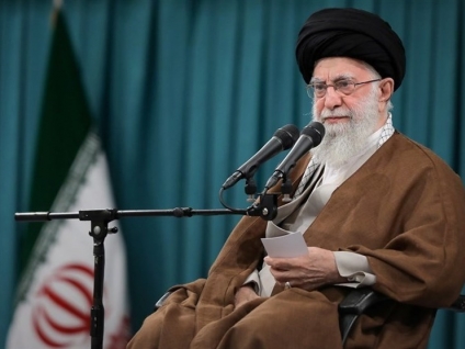 رهبر انقلاب: نیروهای مسلح، رژیم رذل صهیونیستی را بیچاره خواهند کرد