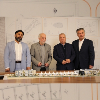 استیلی - پروین - خوردبین