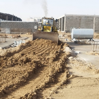 هموار سازی راه بعد از آبگرفتگی جهت ادامه روند عملیات عمرانی