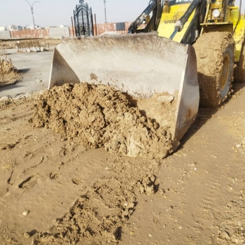 هموار سازی راه بعد از آبگرفتگی جهت ادامه روند عملیات عمرانی